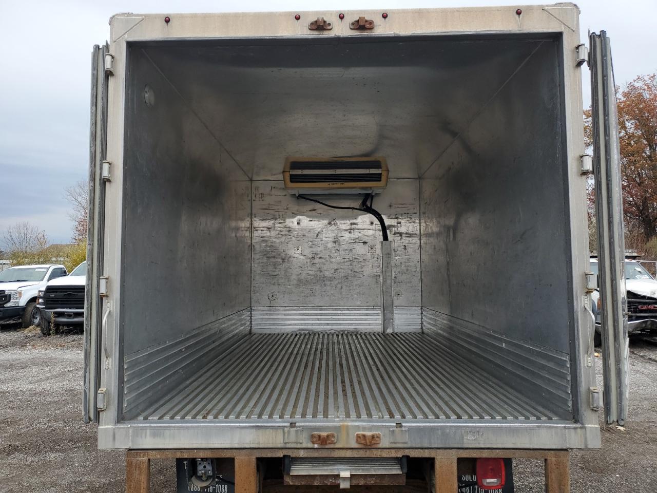 2017 Chevrolet Express Refrigerated Box Truck VIN: 1GB6GUCG3H1100450 Lot: 91045755