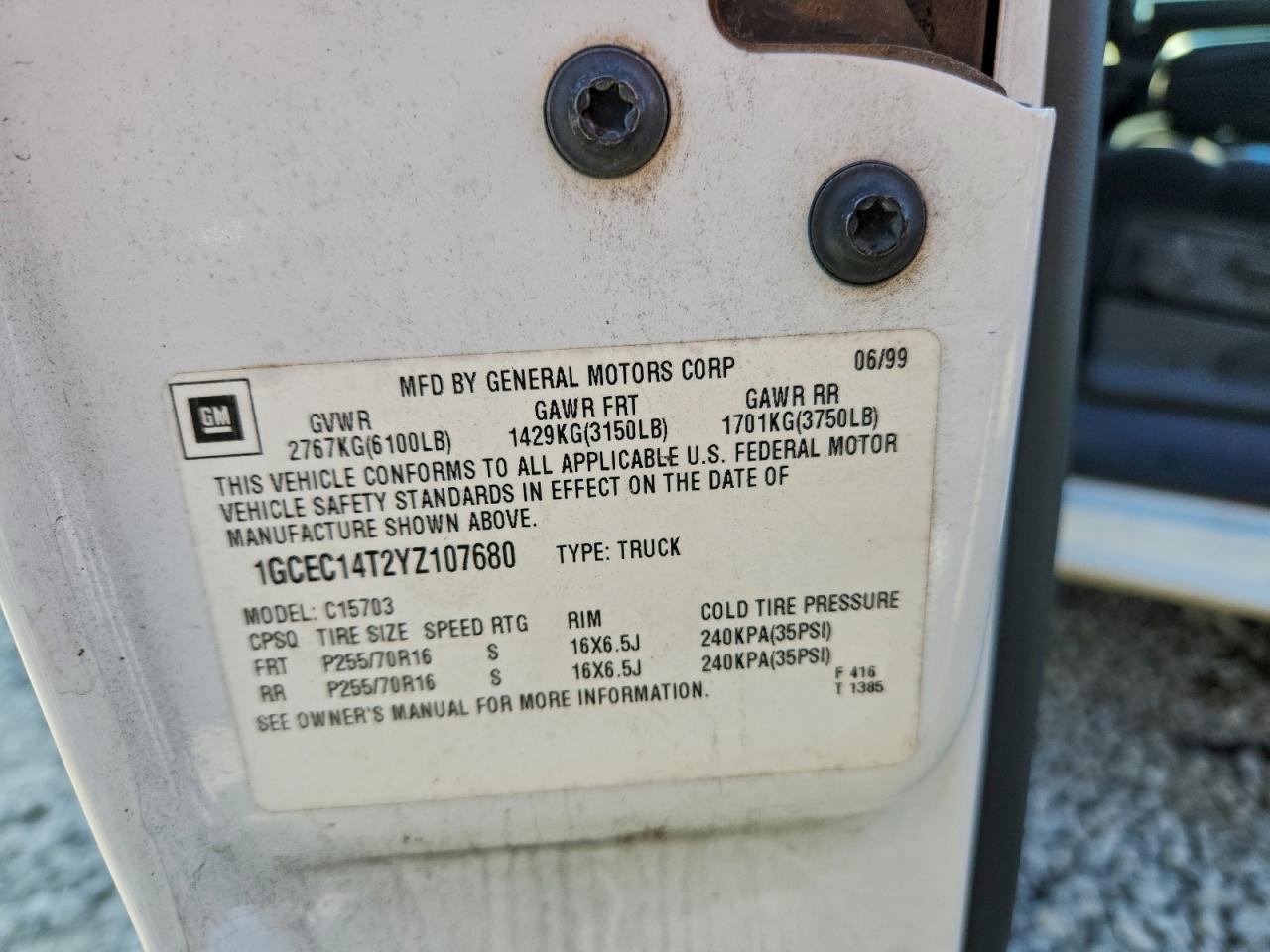 2000 Chevrolet Silverado C1500 VIN: 1GCEC14T2YZ107680 Lot: 93852995