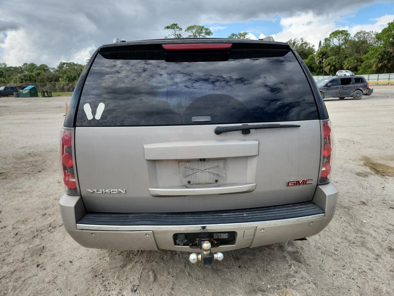 2007 GMC Yukon Denali VIN: 1GKFK63867J334115 Lot: 91706675