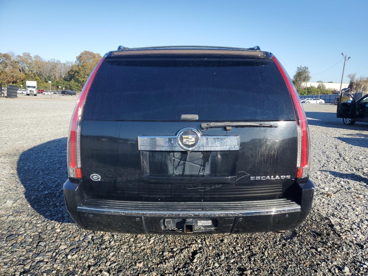 2008 Cadillac Escalade Luxury VIN: 1GYFK63838R273332 Lot: 92443465