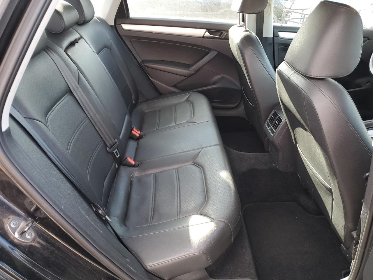 2013 Volkswagen Passat Se VIN: 1VWBP7A32DC073135 Lot: 92922275