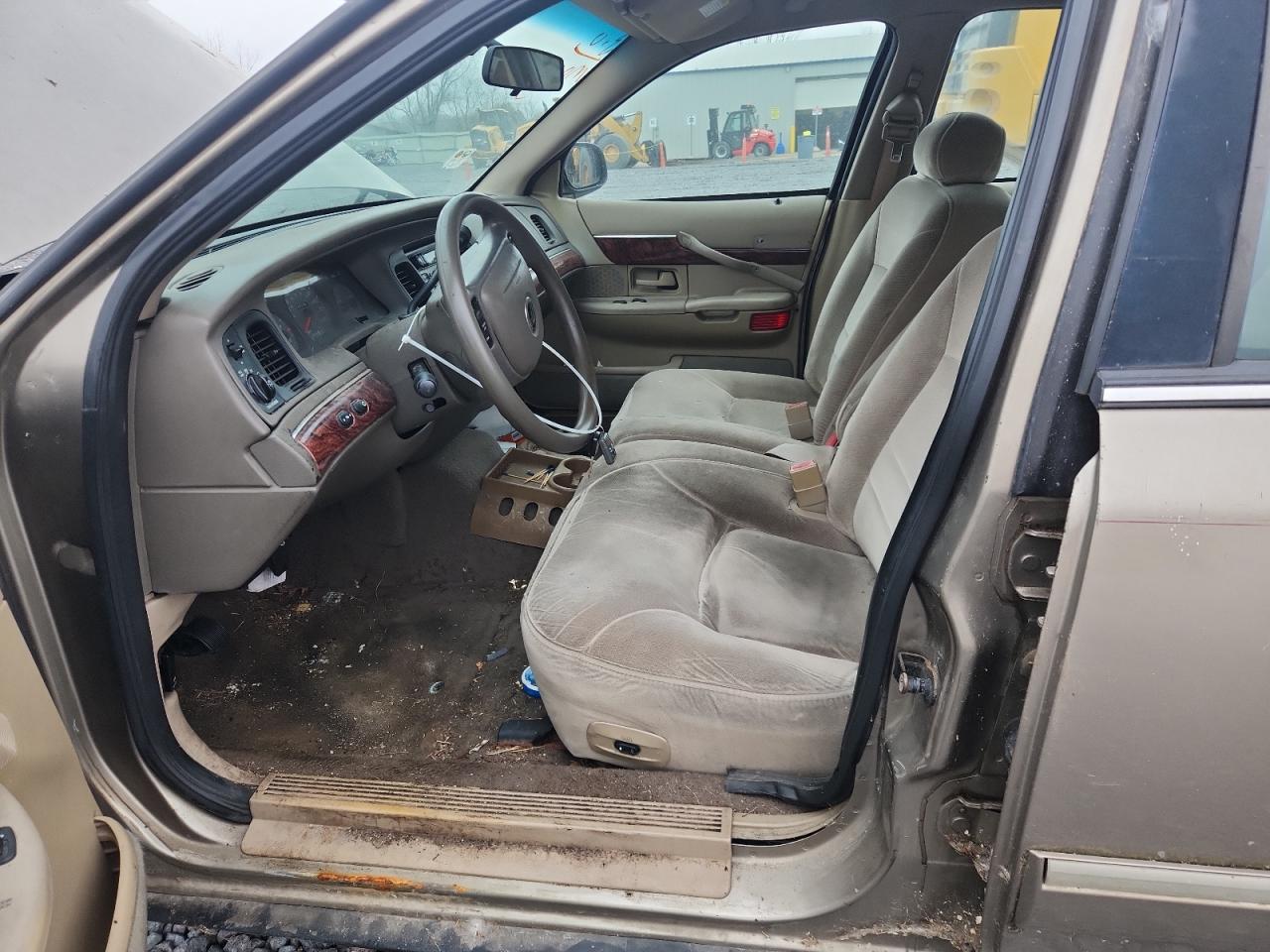 2002 Mercury Grand Marquis Gs VIN: 2MEFM74W92X661034 Lot: 94596135