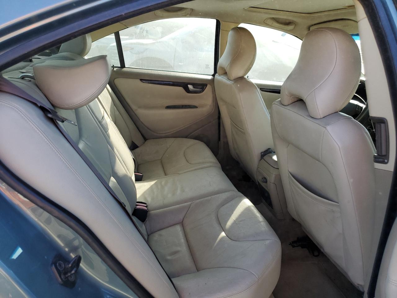 2002 Volvo S60 2.4T VIN: YV1RS58D922152561 Lot: 92140865