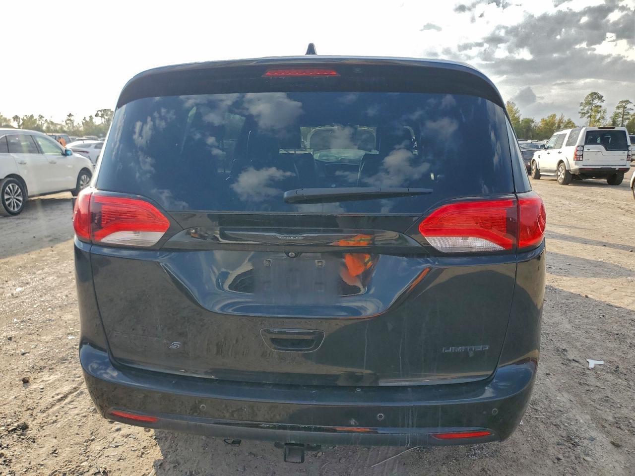 2018 Chrysler Pacifica Limited VIN: 2C4RC1GG8JR171545 Lot: 94046425