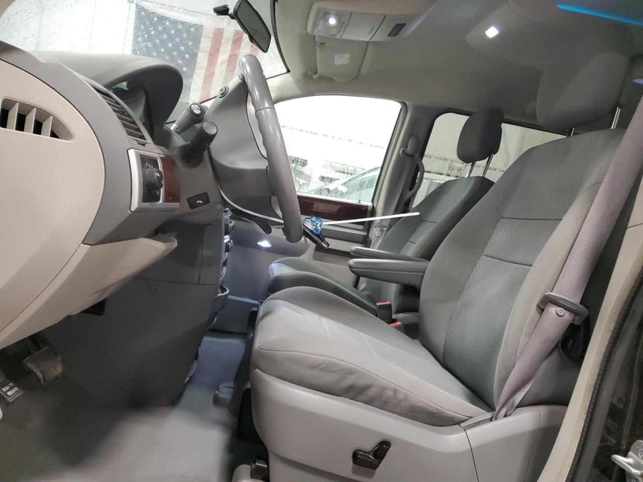 2010 Chrysler Town & Country Touring VIN: 2A4RR5D1XAR308551 Lot: 93212545