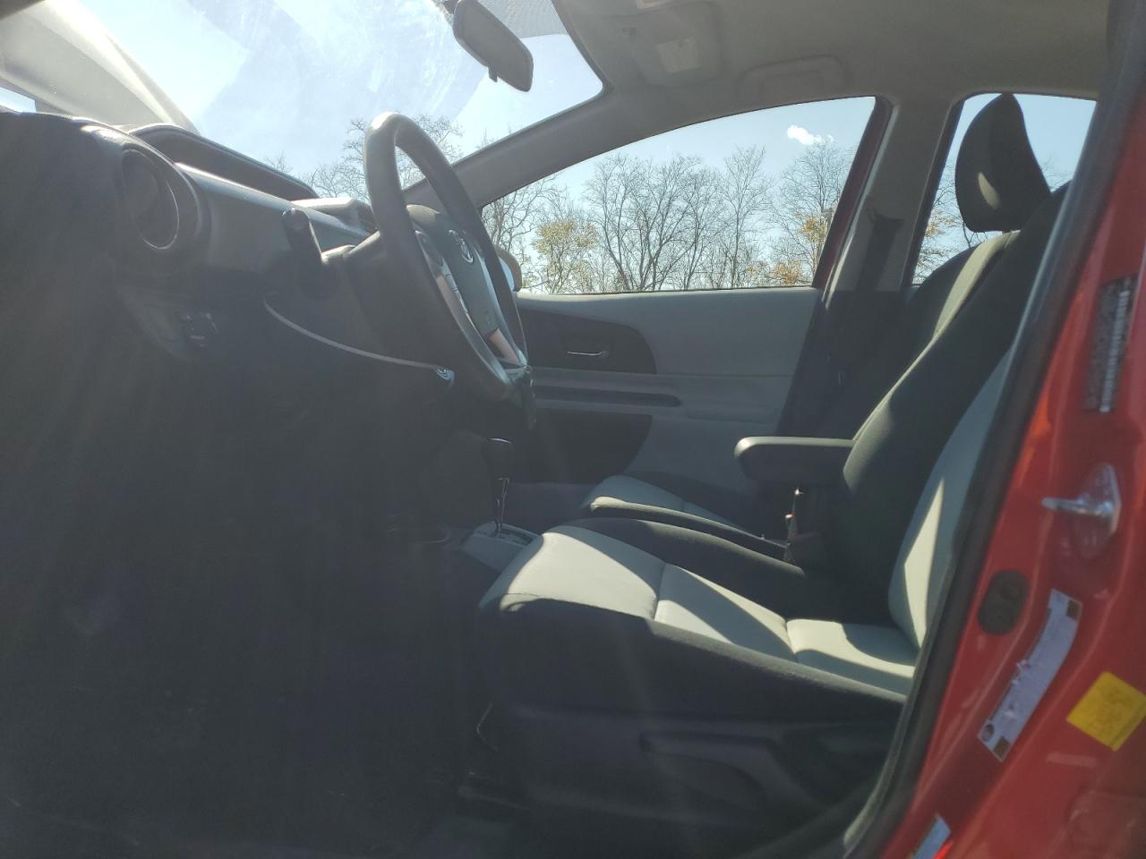 2013 Toyota Prius C VIN: JTDKDTB34D1554518 Lot: 92643505