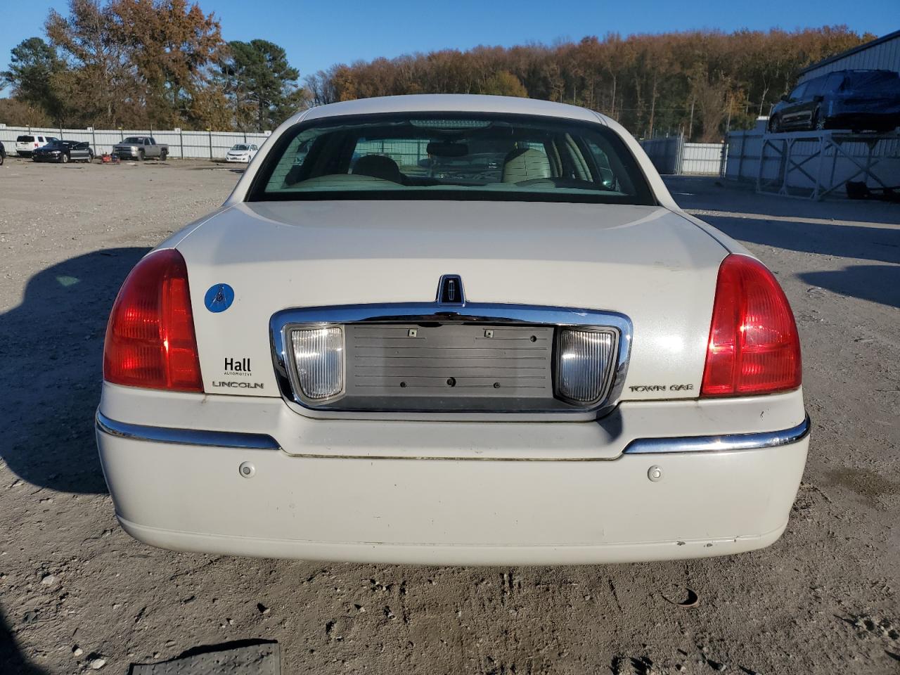 2005 Lincoln Town Car Signature Limited VIN: 1LNHM82W45Y642491 Lot: 92228805