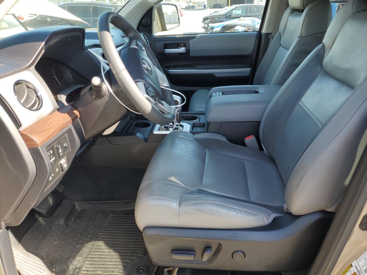 2018 Toyota Tundra Crewmax Limited VIN: 5TFHY5F10JX761564 Lot: 90737355