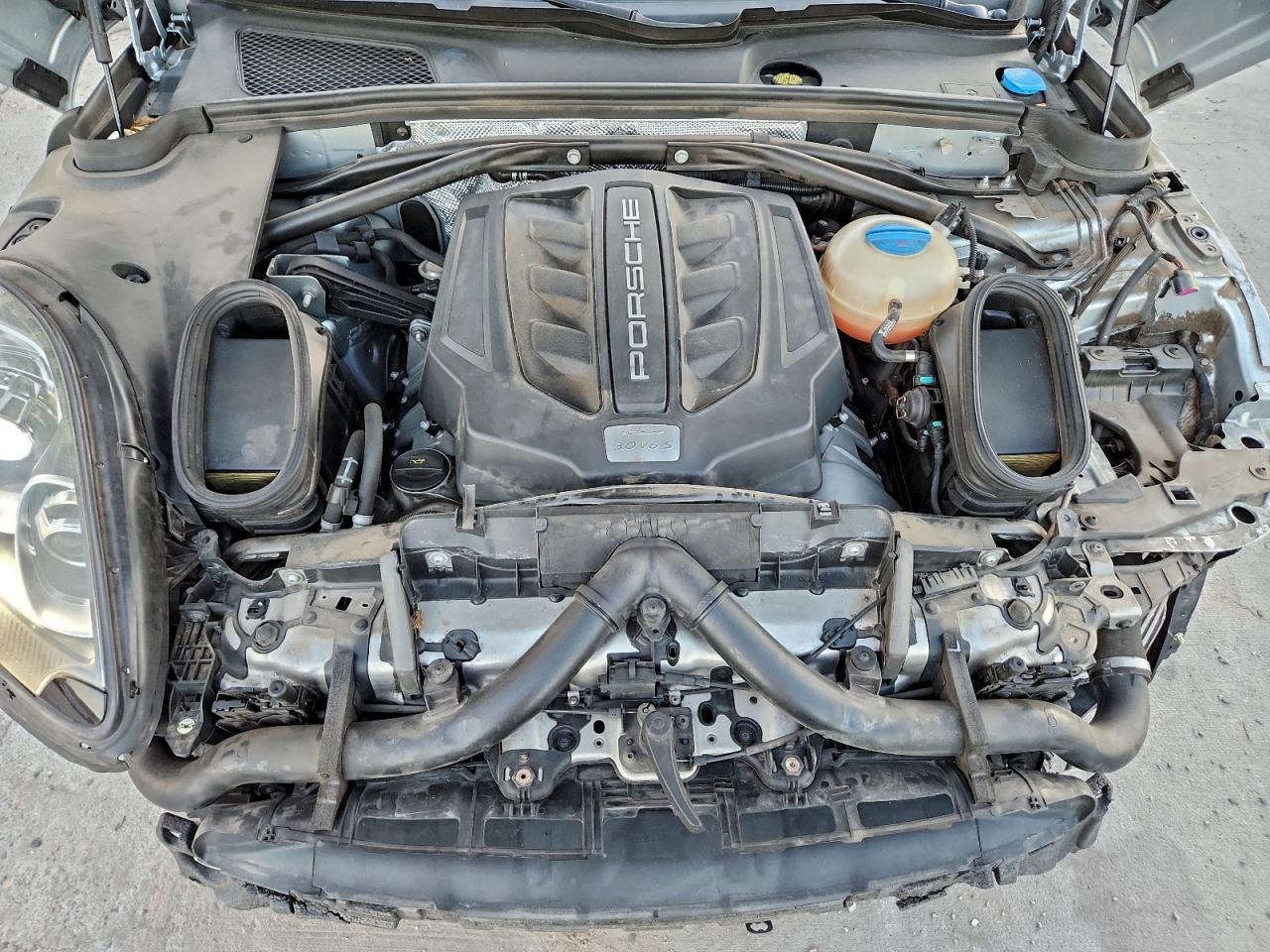 2016 Porsche Macan S VIN: WP1AB2A54GLB47675 Lot: 93649965