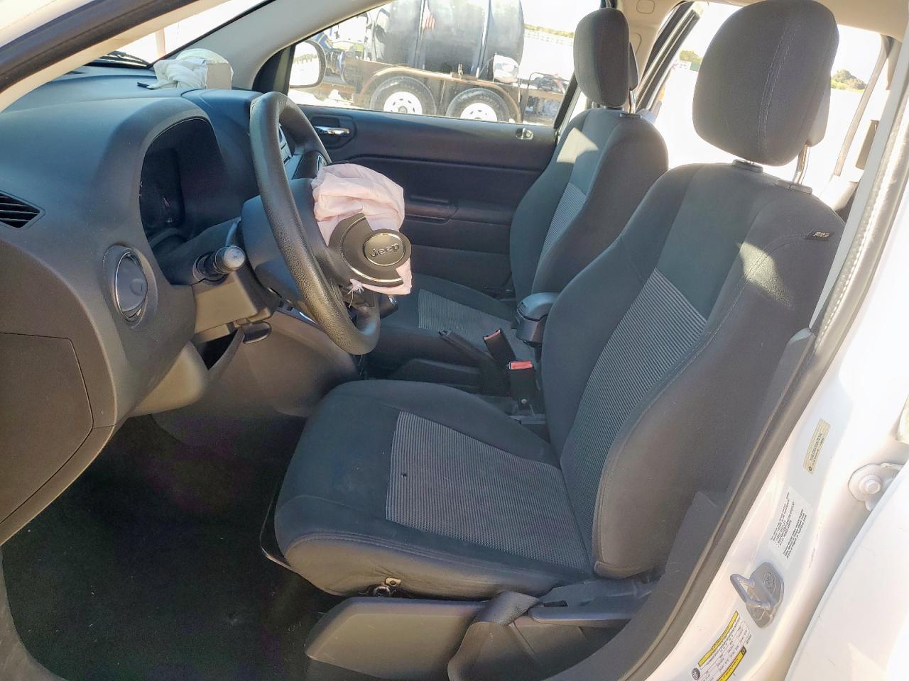 2013 Jeep Compass Sport VIN: 1C4NJCBA7DD270349 Lot: 91228675