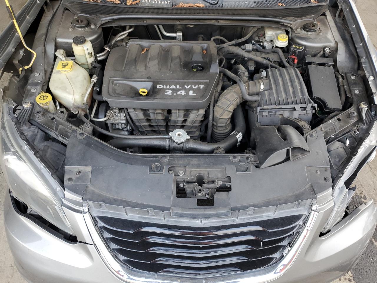 2013 Chrysler 200 Touring VIN: 1C3CCBBB8DN584739 Lot: 93747845