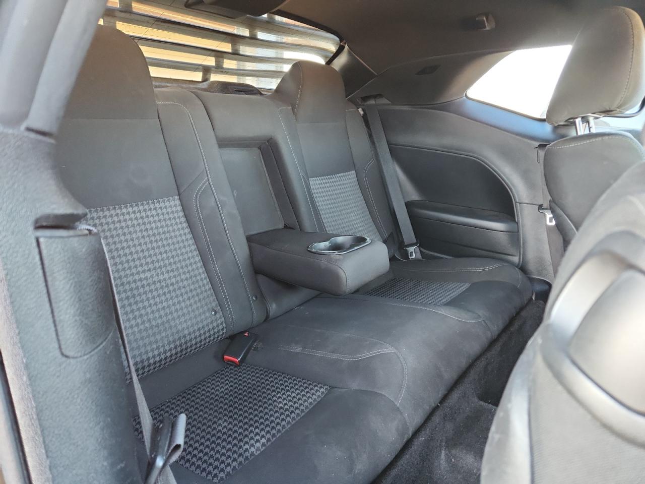 2017 Dodge Challenger Sxt VIN: 2C3CDZAGXHH568642 Lot: 91779045