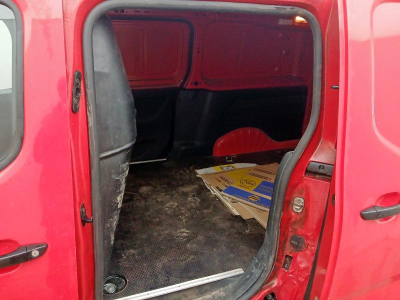 2019 PEUGEOT PARTNER S L2 