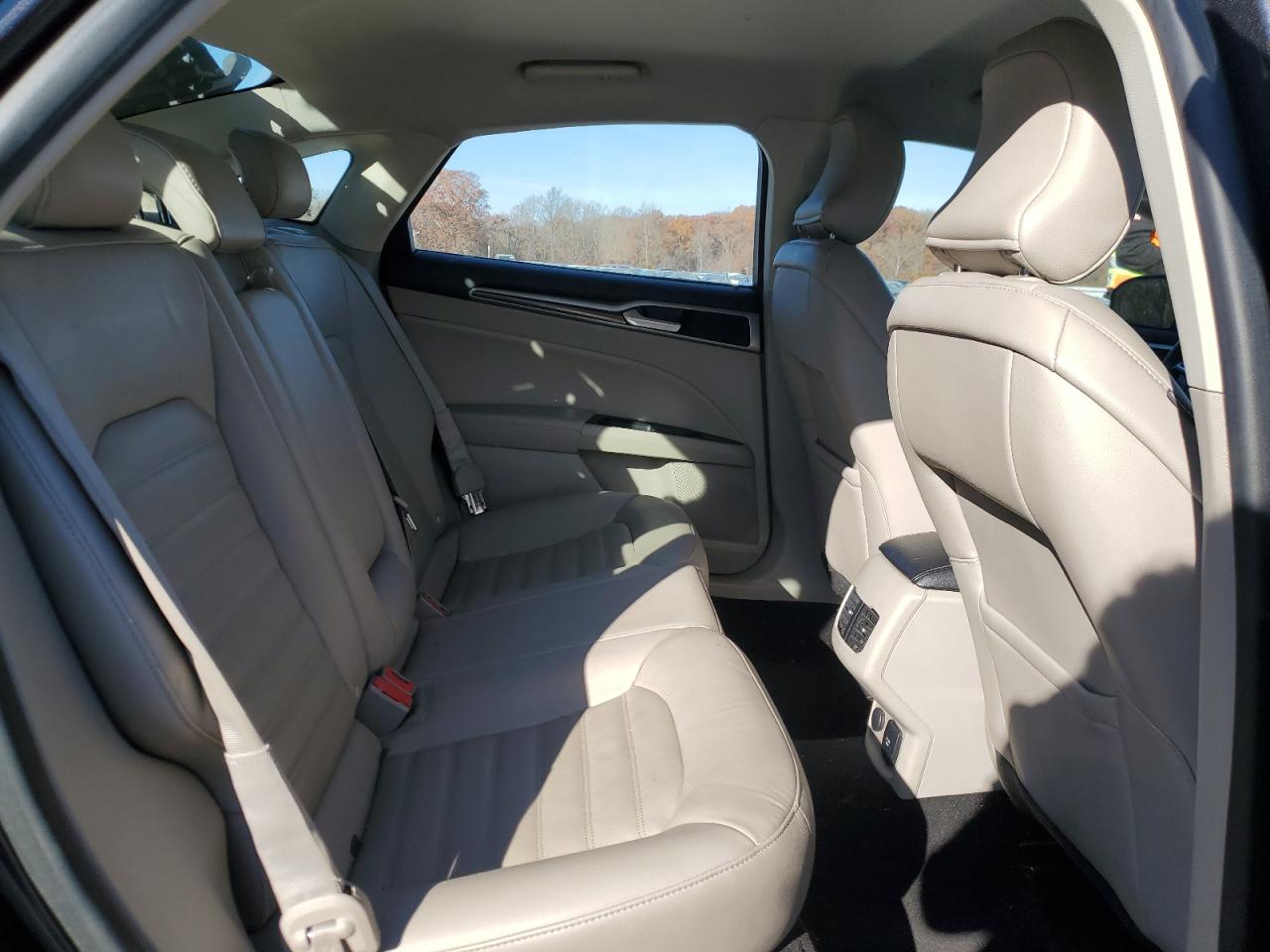 2018 Ford Fusion Se Hybrid VIN: 3FA6P0LU1JR140263 Lot: 92564805