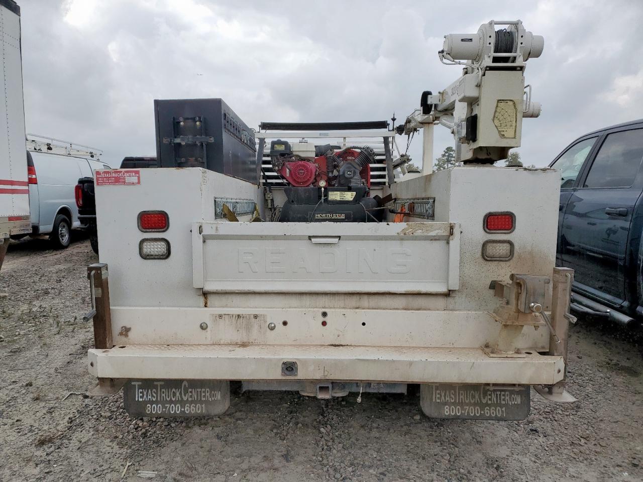 2017 Ram 3500 Utility / Service Truck VIN: 3C7WRTCL5HG701957 Lot: 92812355