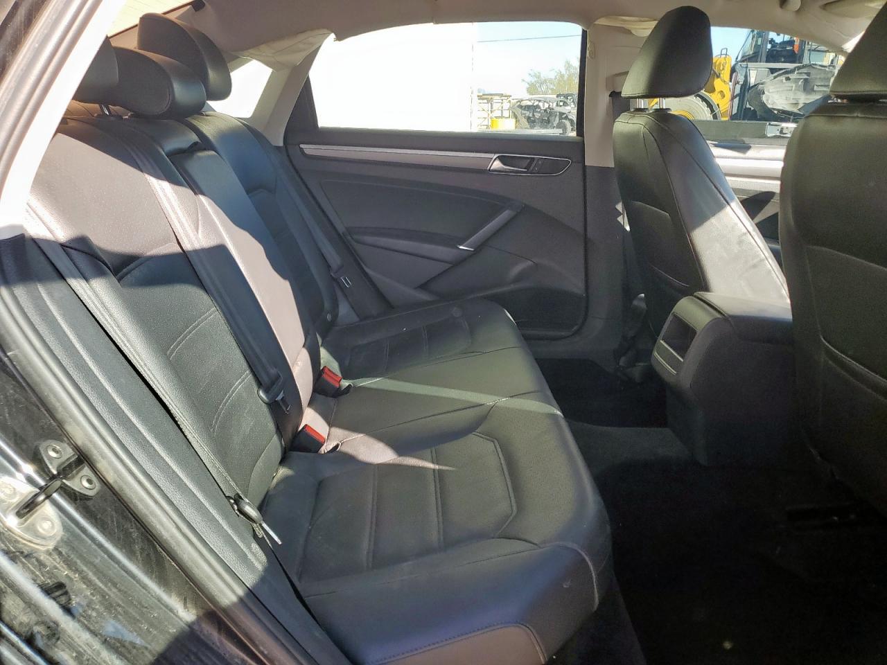 2017 Volkswagen Passat R-Line VIN: 1VWDT7A36HC067221 Lot: 92859095