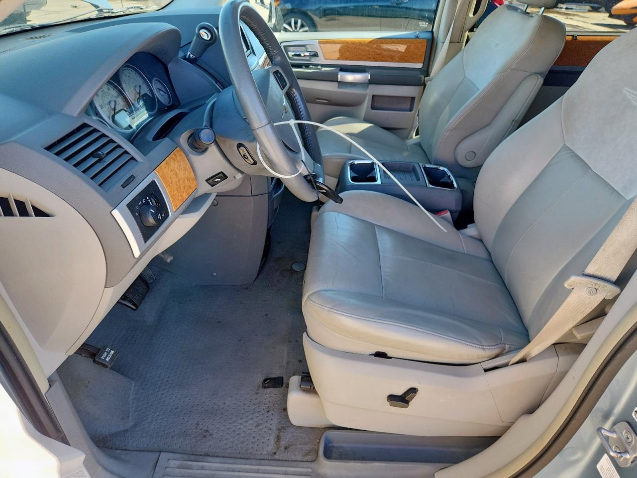 2008 Chrysler Town & Country Limited VIN: 2A8HR64X98R728641 Lot: 91303925