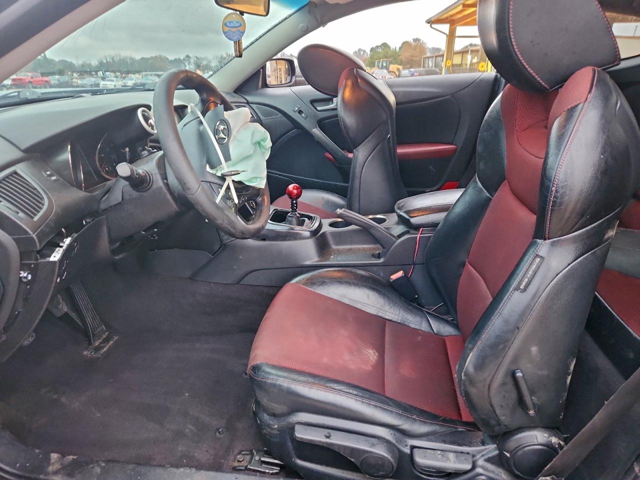 2011 Hyundai Genesis Coupe 2.0T VIN: KMHHT6KD7BU054450 Lot: 94071865