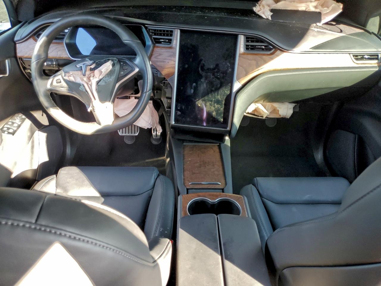 2020 Tesla Model X VIN: 5YJXCDE29LF283608 Lot: 93843025