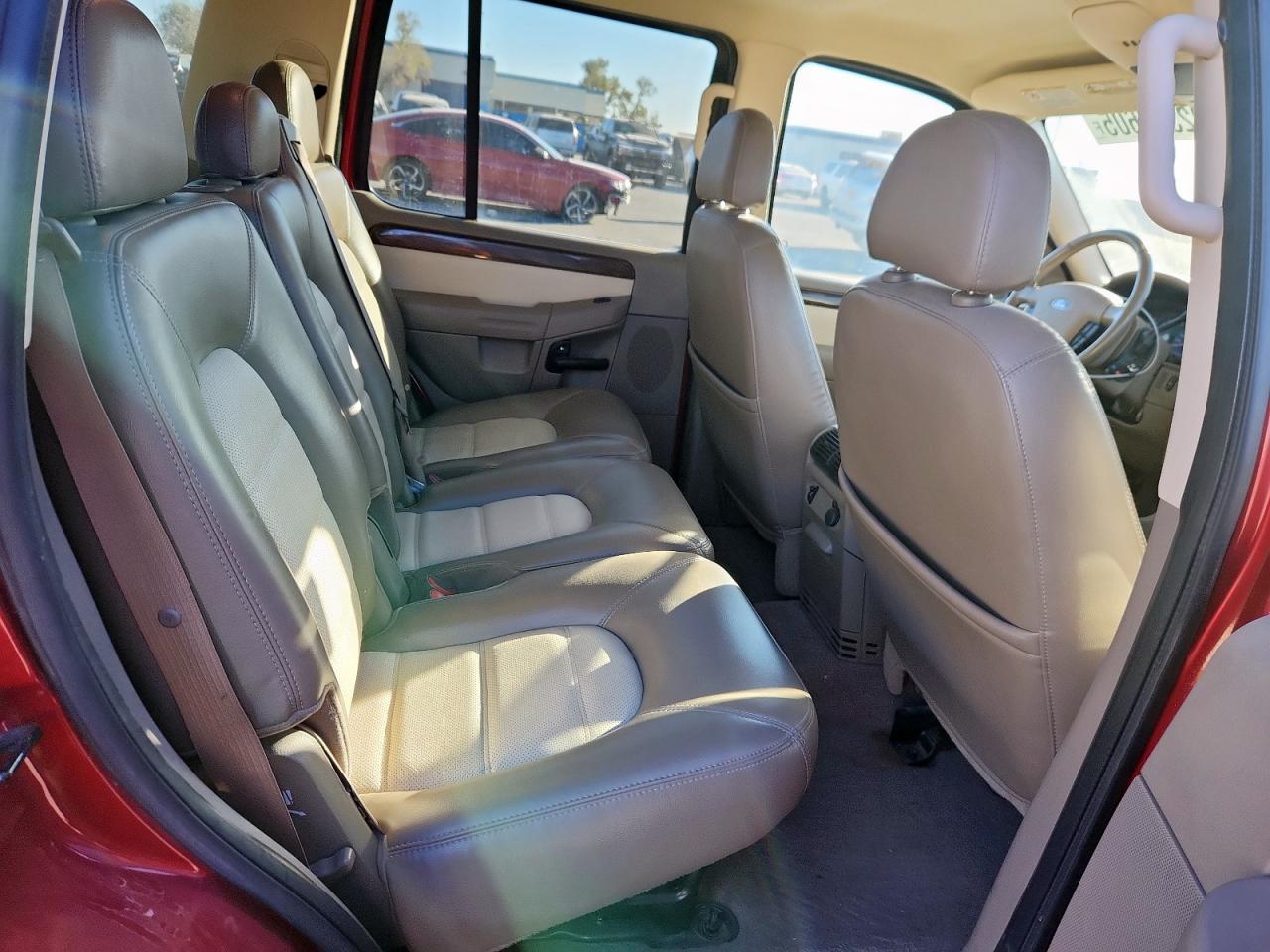 2004 Ford Explorer Eddie Bauer VIN: 1FMZU74K74UB47605 Lot: 92329605