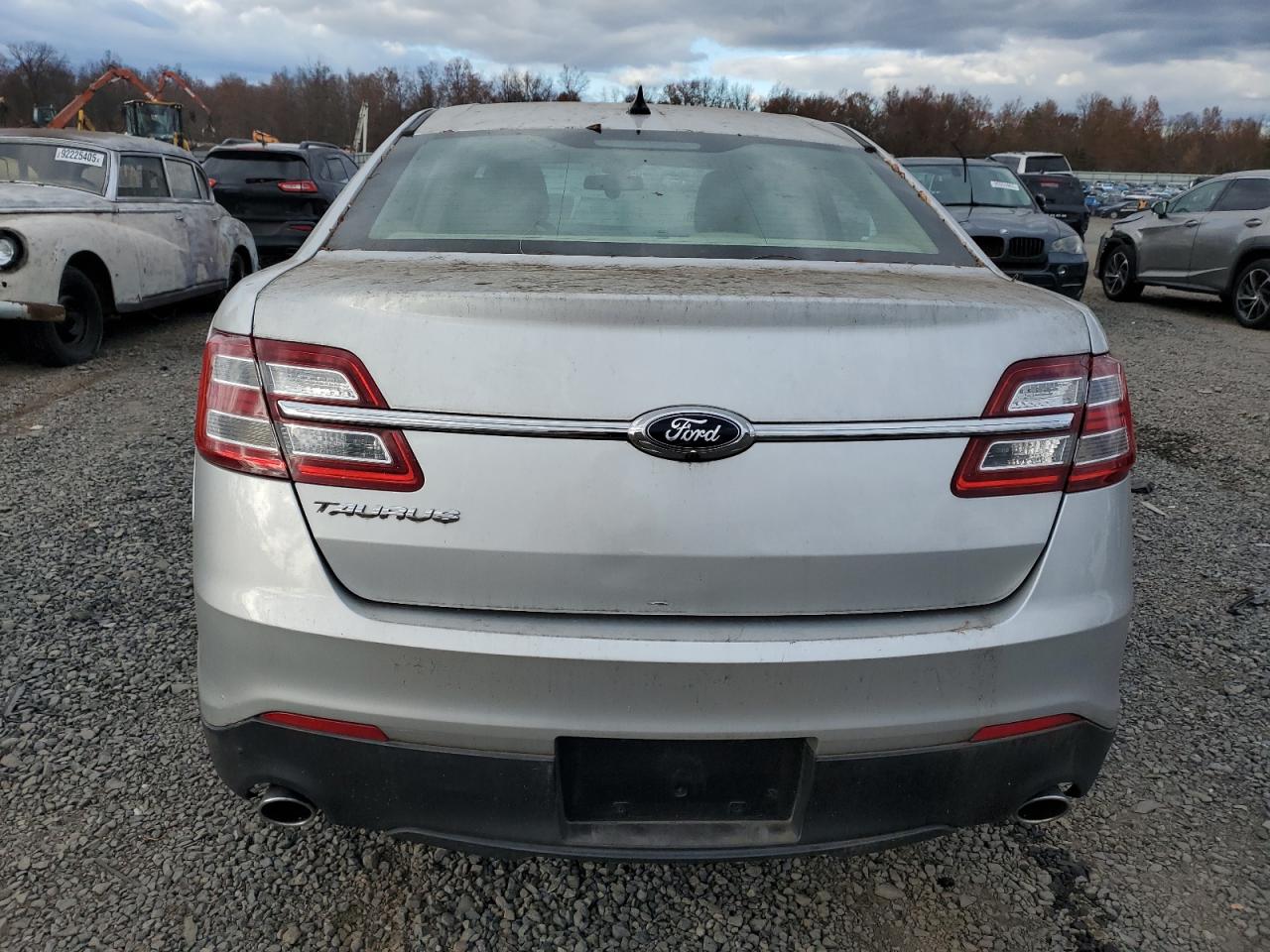2015 Ford Taurus Se VIN: 1FAHP2D88FG155069 Lot: 92214115