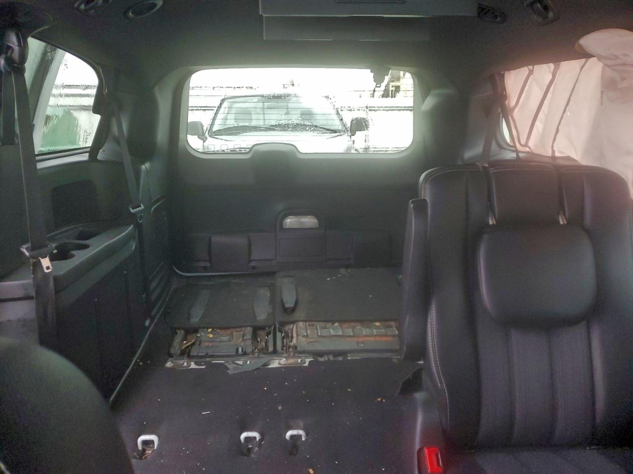 2014 Chrysler Town & Country S VIN: 2C4RC1HG6ER227955 Lot: 93938155