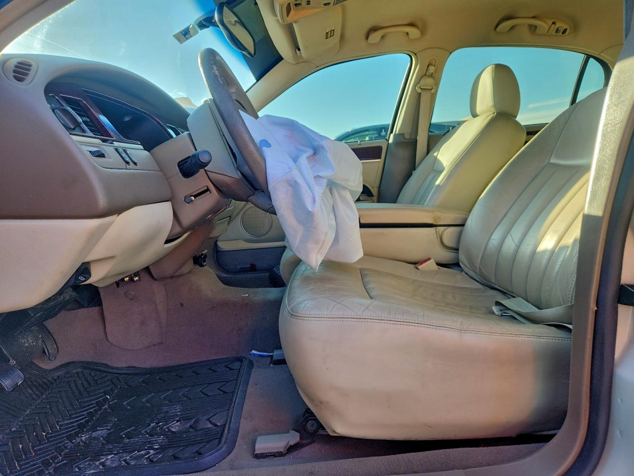 2005 Lincoln Town Car Signature VIN: 1LNHM81W35Y669845 Lot: 94533395