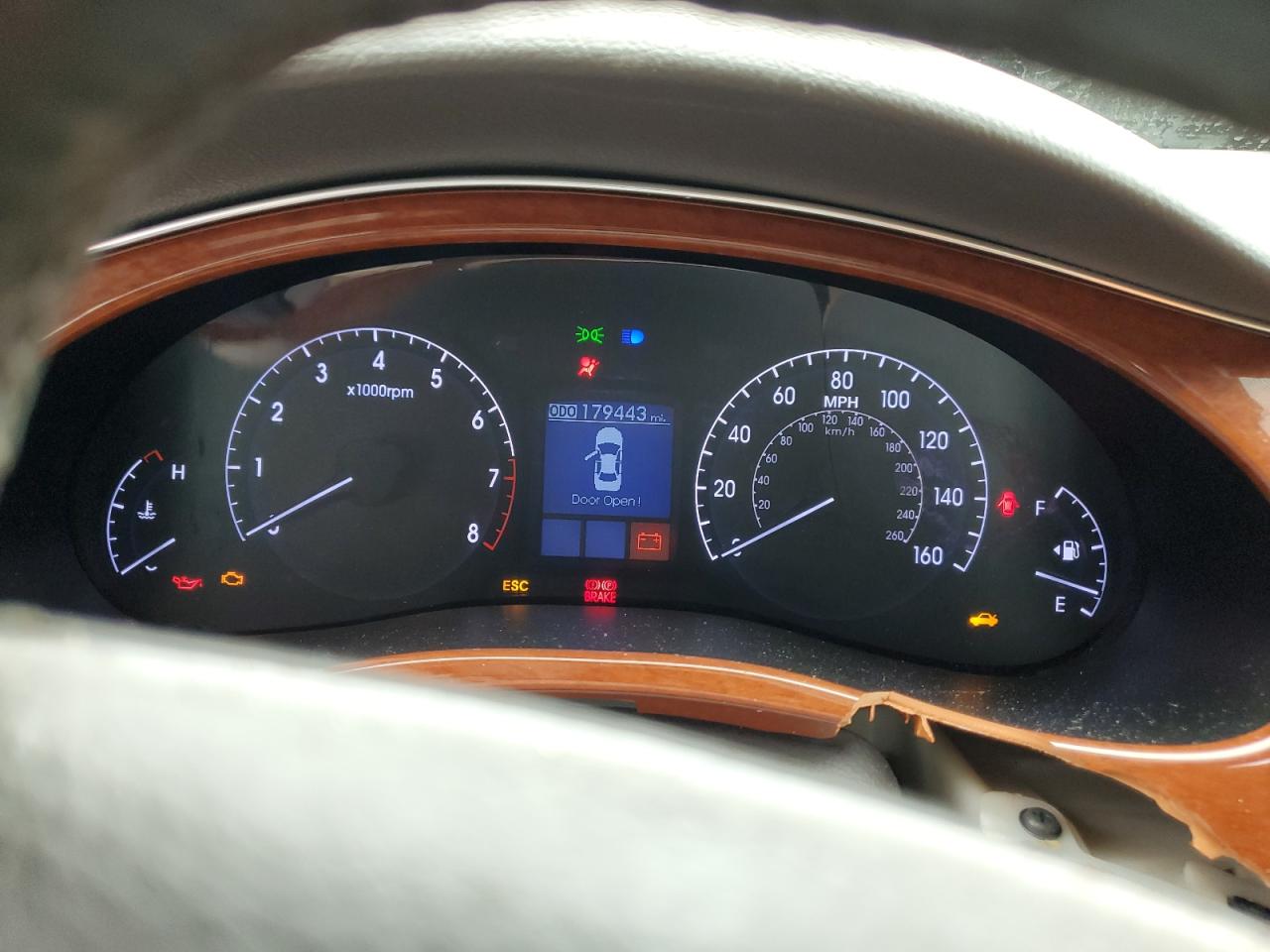 2013 Hyundai Genesis 3.8L VIN: KMHGC4DD5DU210372 Lot: 91720175