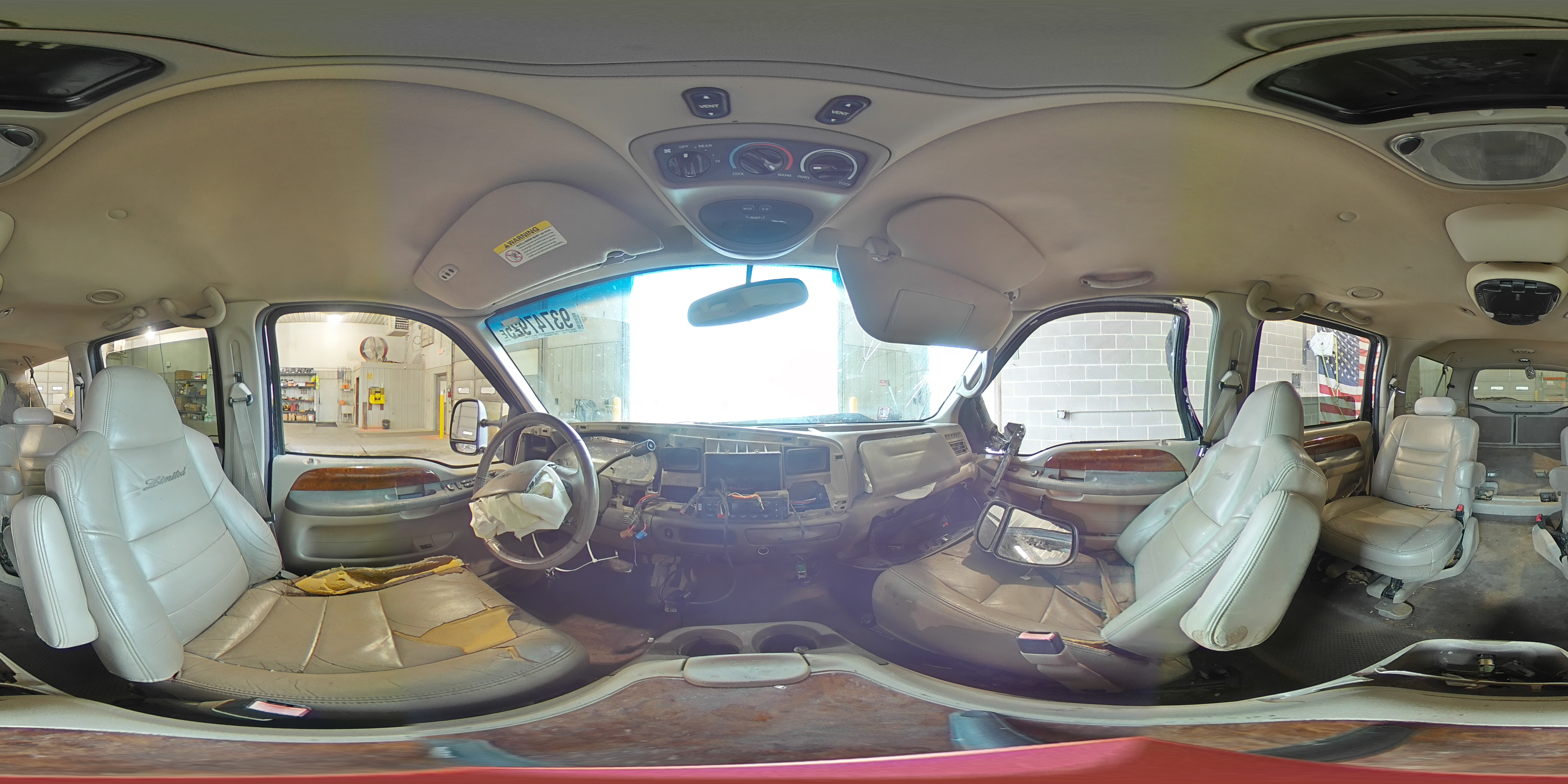 2002 Ford Excursion Limited VIN: 1FMSU43F72EB88196 Lot: 93747925