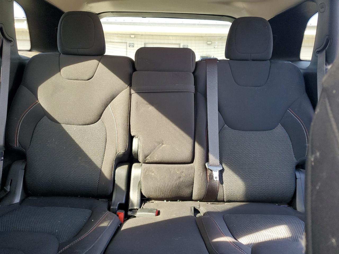 2016 Jeep Cherokee Latitude VIN: 1C4PJMCS3GW295747 Lot: 92396735