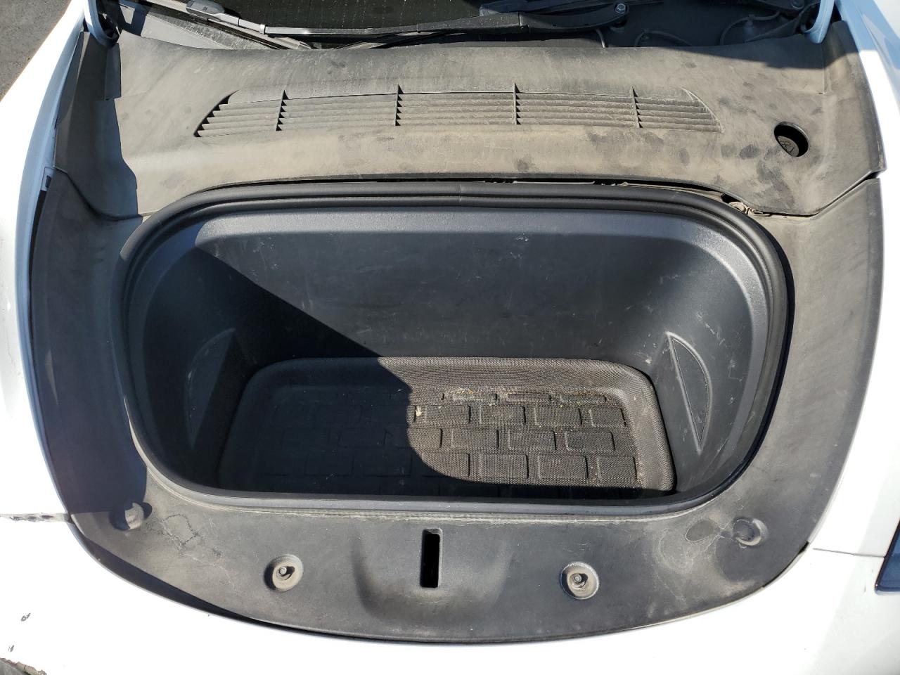 2023 Tesla Model Y VIN: 7SAYGDEF9PF738221 Lot: 90891095