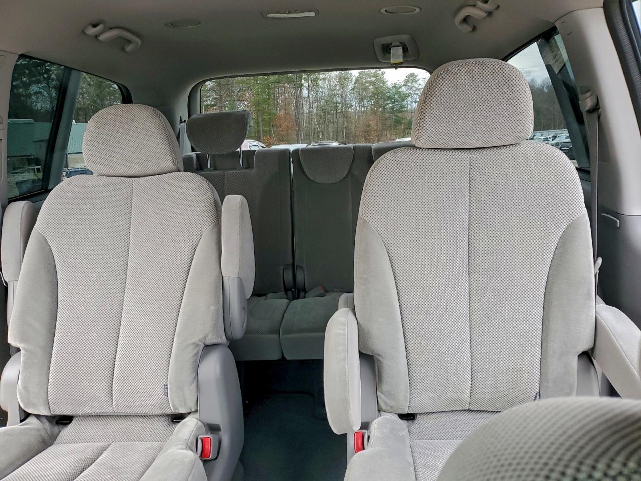 2011 Kia Sedona Ex VIN: KNDMH4C74B6410293 Lot: 94175455