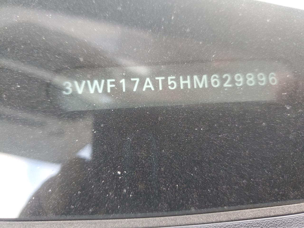 2017 Volkswagen Beetle 1.8T VIN: 3VWF17AT5HM629896 Lot: 91711935