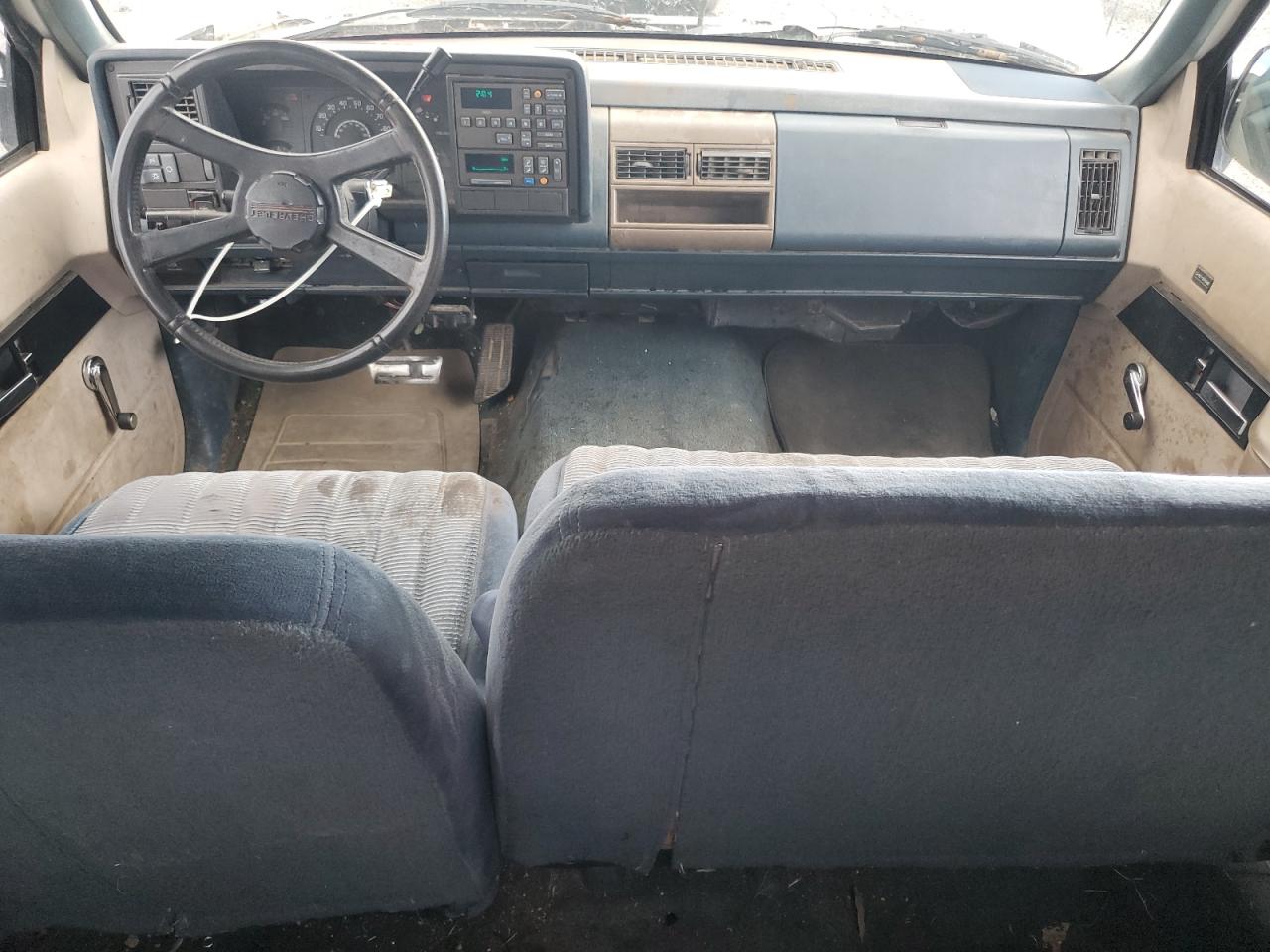 1990 Chevrolet Gmt-400 C2500 VIN: 2GCFC29K4L1174275 Lot: 91733965