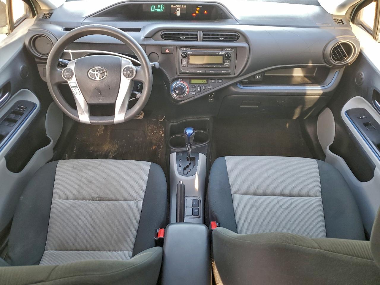 2013 Toyota Prius C VIN: JTDKDTB37D1035463 Lot: 94133995