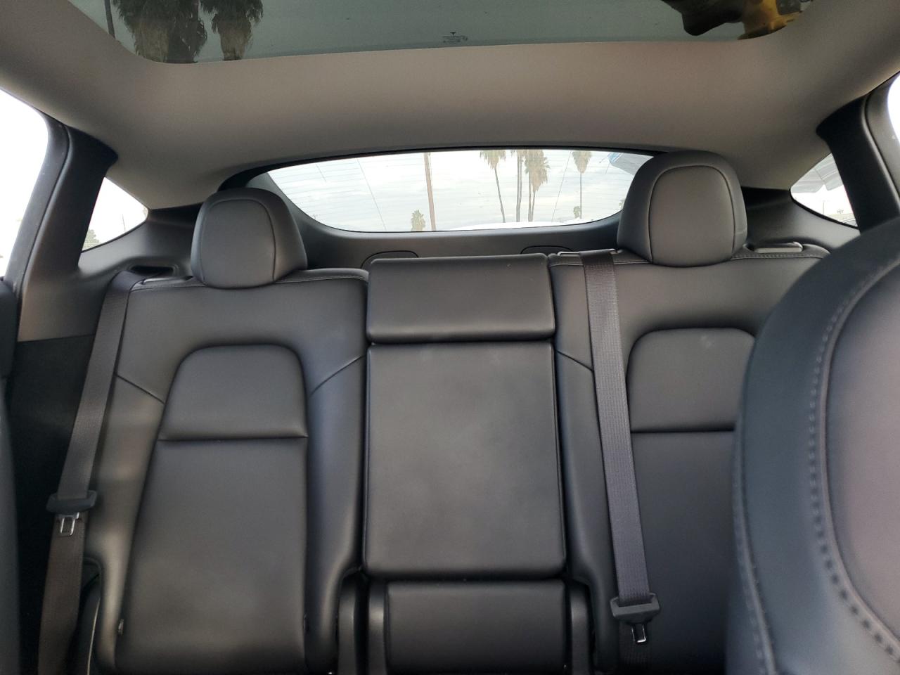 2025 Tesla Model Y VIN: 7SAYGDEE8SF219130 Lot: 92901365