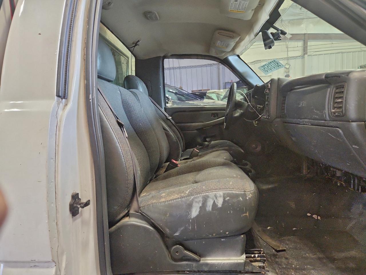 2004 GMC New Sierra C1500 VIN: 1GTEC14X54Z141495 Lot: 93731575