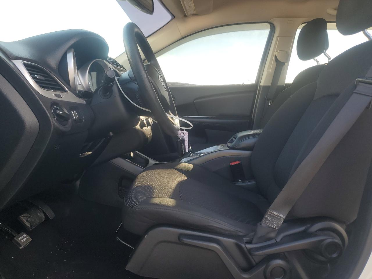 2018 Dodge Journey Se VIN: 3C4PDCABXJT490908 Lot: 92634945