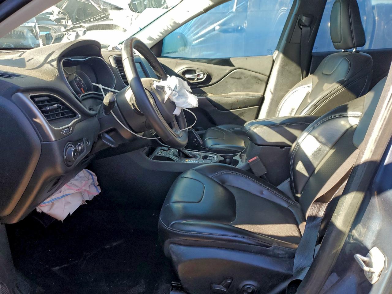 2019 Jeep Cherokee Latitude Plus VIN: 1C4PJLLB2KD434782 Lot: 92348535