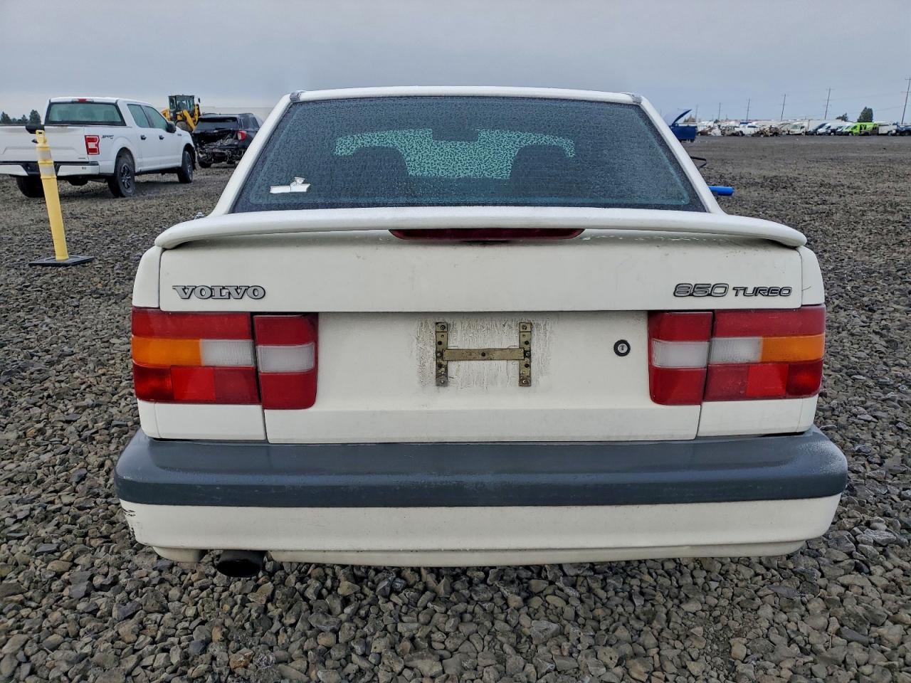 1994 Volvo 850 VIN: YV1LS5717R2122871 Lot: 94511485