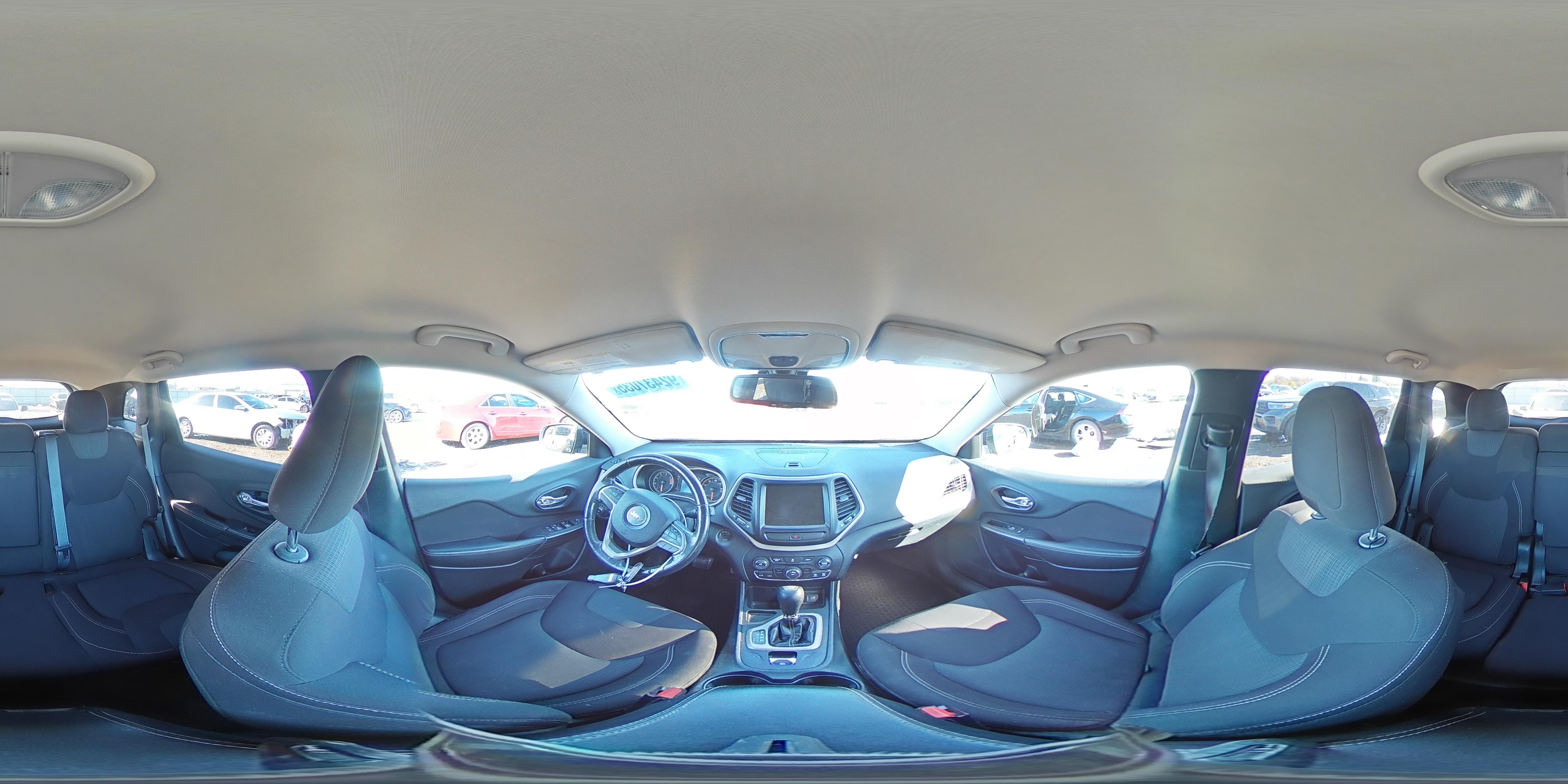 2016 Jeep Cherokee Latitude VIN: 1C4PJLCB5GW208585 Lot: 92437035