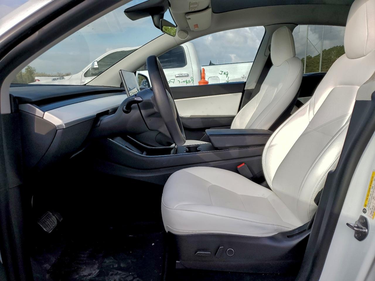 2021 Tesla Model Y VIN: 5YJYGDEEXMF061258 Lot: 93935845