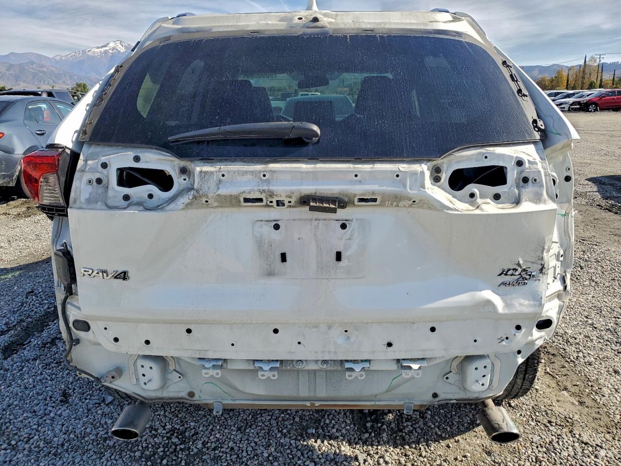 2022 Toyota Rav4 Xle Premium VIN: 2T3A1RFV0NW272625 Lot: 93963965