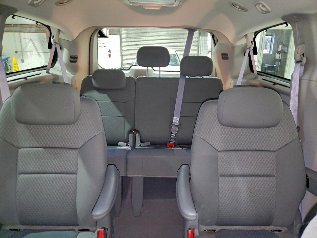 2010 Chrysler Town & Country Touring VIN: 2A4RR5D18AR300366 Lot: 94232215