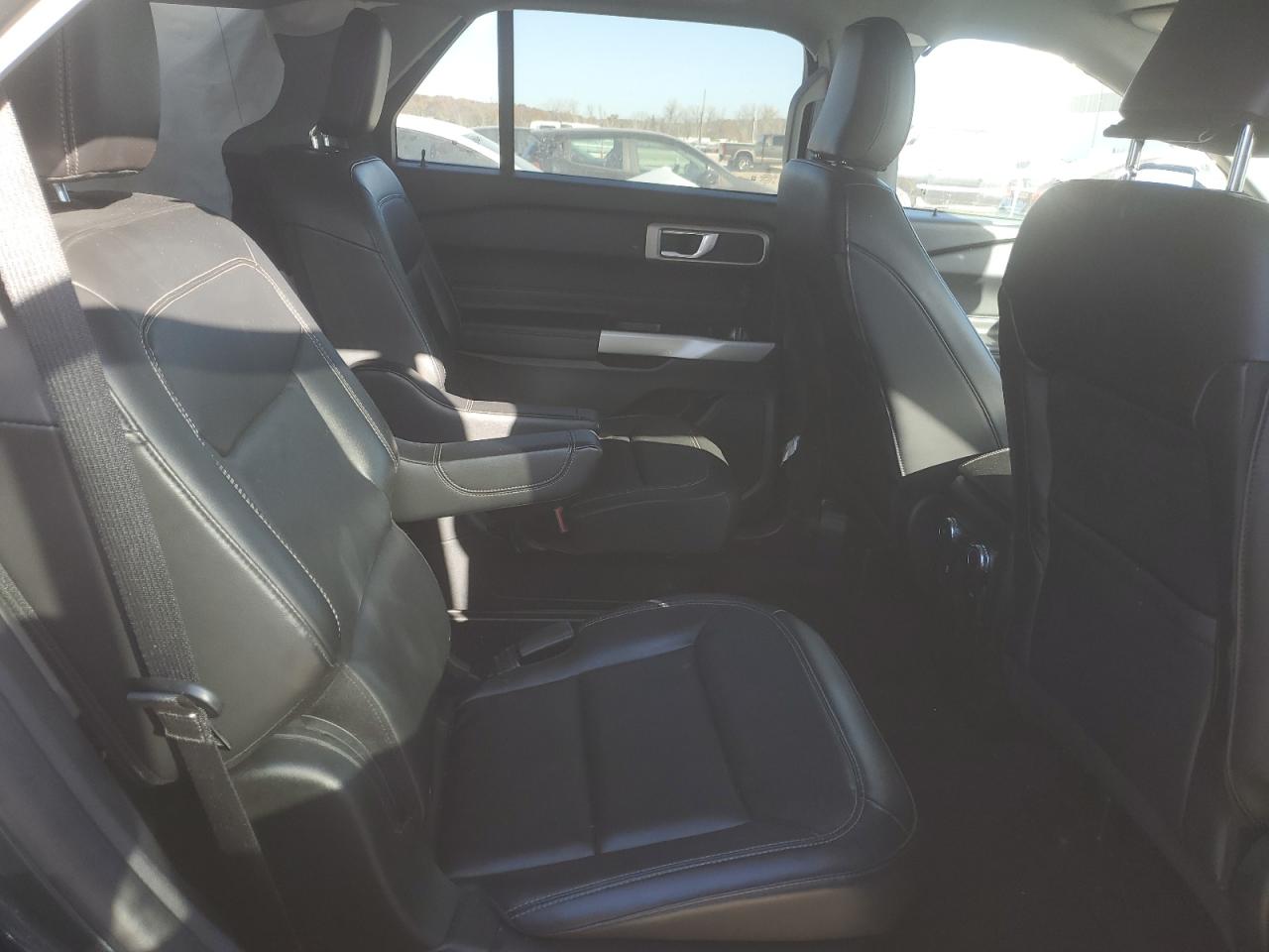 2022 Ford Explorer Xlt VIN: 1FMSK8DH5NGB63223 Lot: 92330685