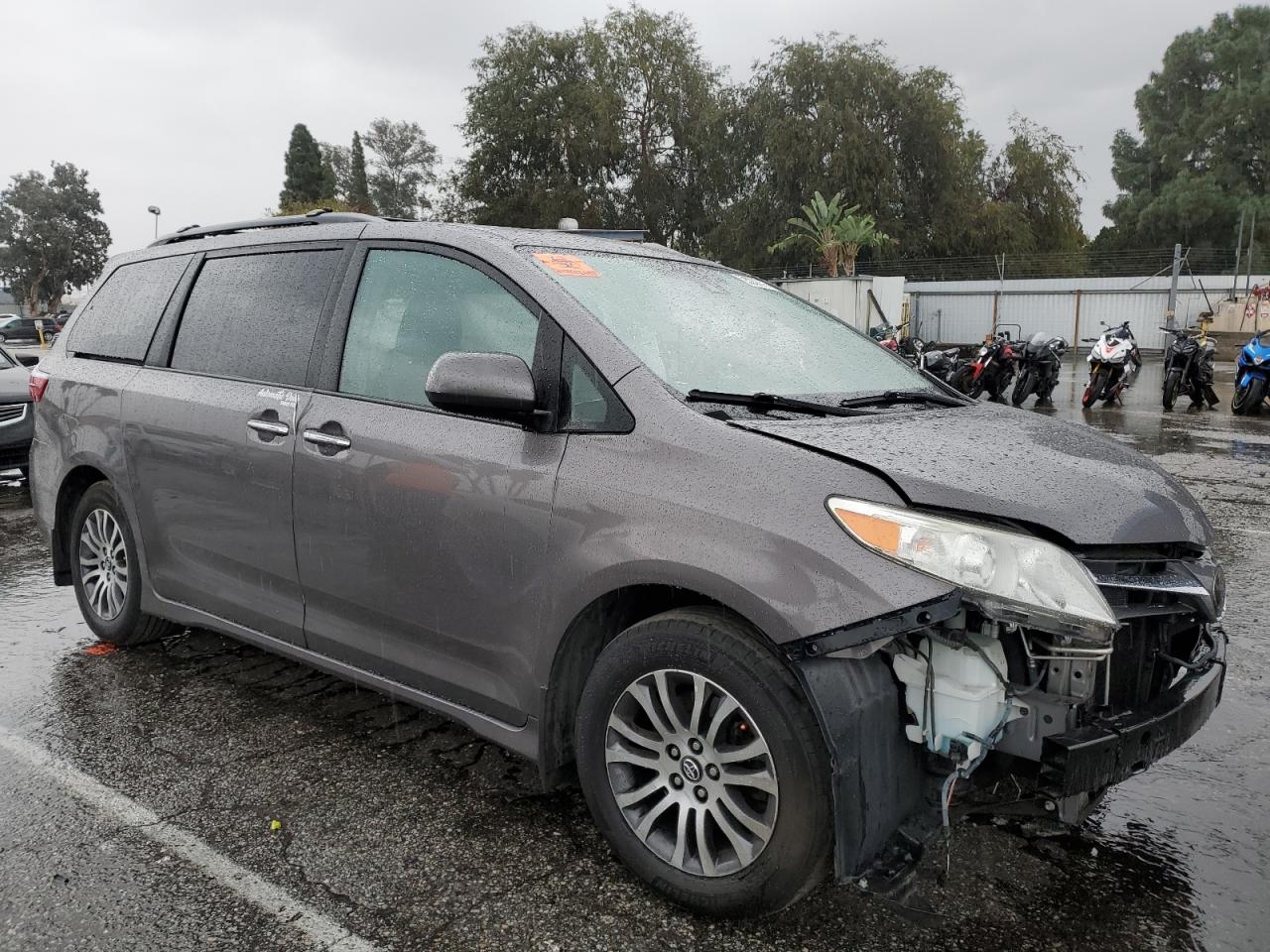 2018 Toyota Sienna Xle VIN: 5TDYZ3DC1JS912231 Lot: 93332275