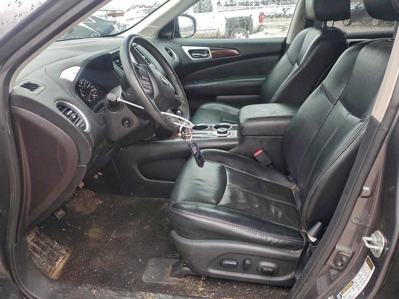 2015 Nissan Pathfinder S VIN: 5N1AR2MM3FC689831 Lot: 94051955