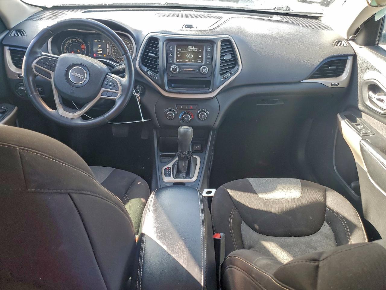 2017 Jeep Cherokee Sport VIN: 1C4PJLAB0HW640893 Lot: 94846345