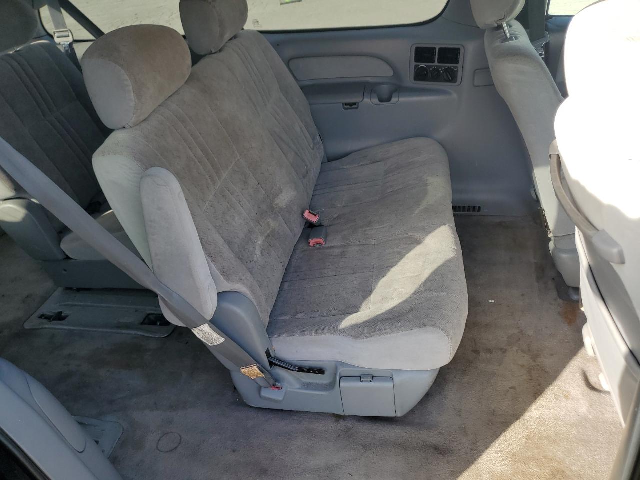 1999 Toyota Sienna Ce VIN: 4T3GF19C1XU151919 Lot: 93457615