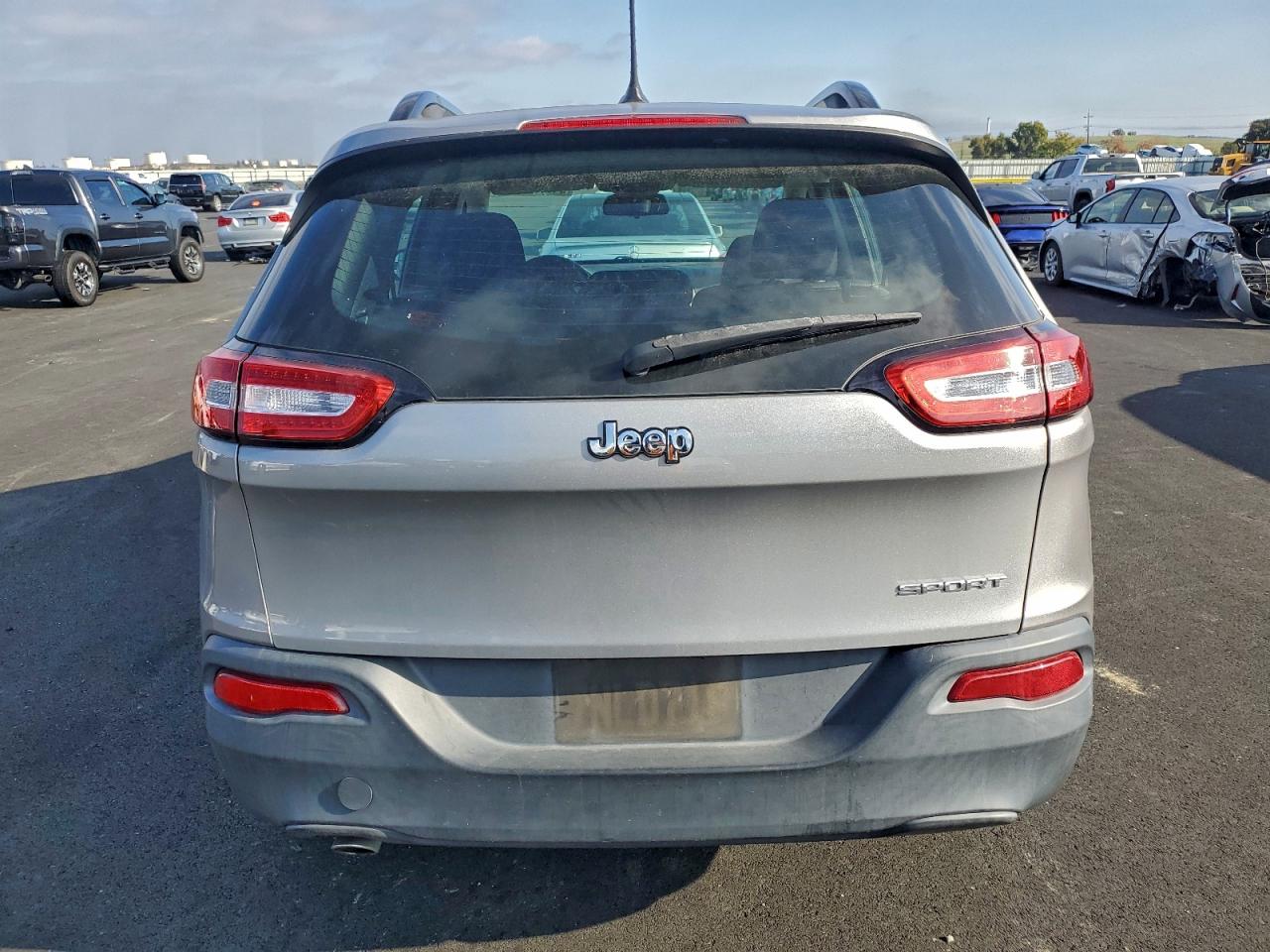 2015 Jeep Cherokee Sport VIN: 1C4PJLAB8FW781711 Lot: 94762725